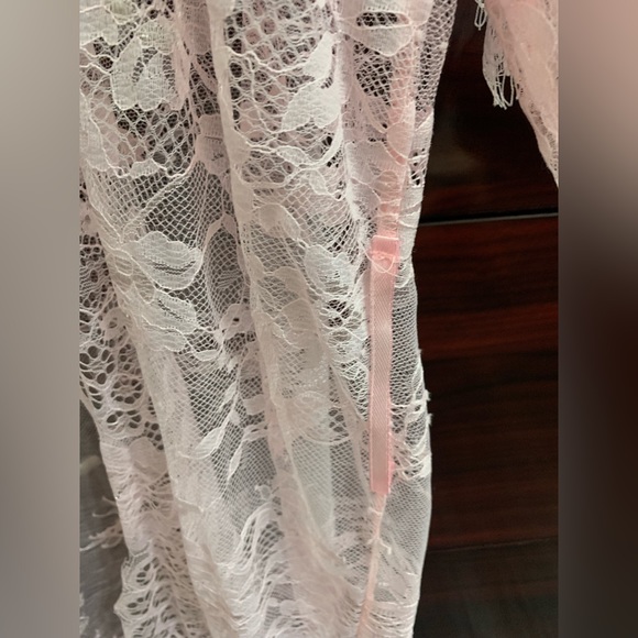 NWOT Pink Lace Robe one size - Picture 5 of 6